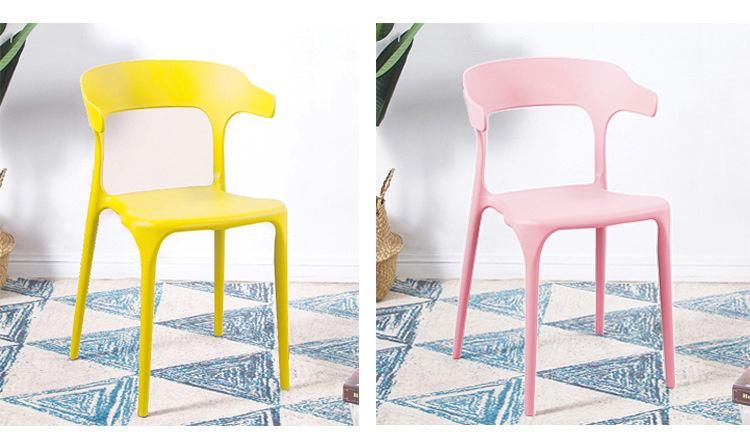 Minimalist Style Cafe Sedie White Chair Colorful Plastic Fabric Chairs Cafe Chairs