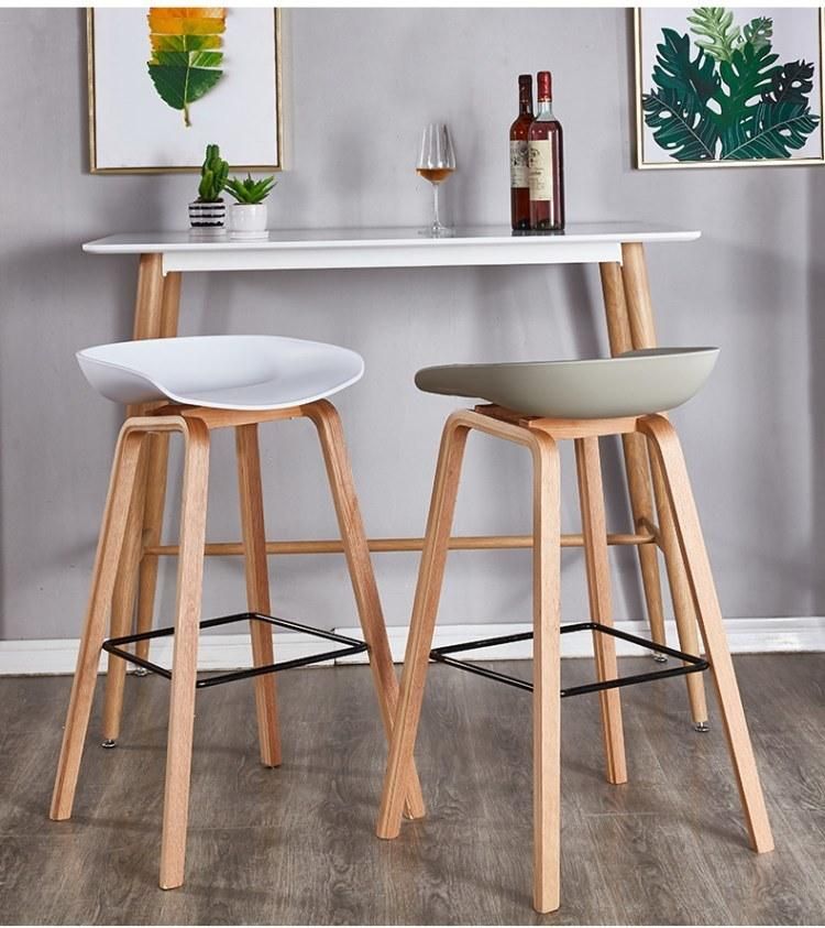 Colorful Small Size Bistro Modern Metal Leg Plastic Restaurant Bar Stool for Dining