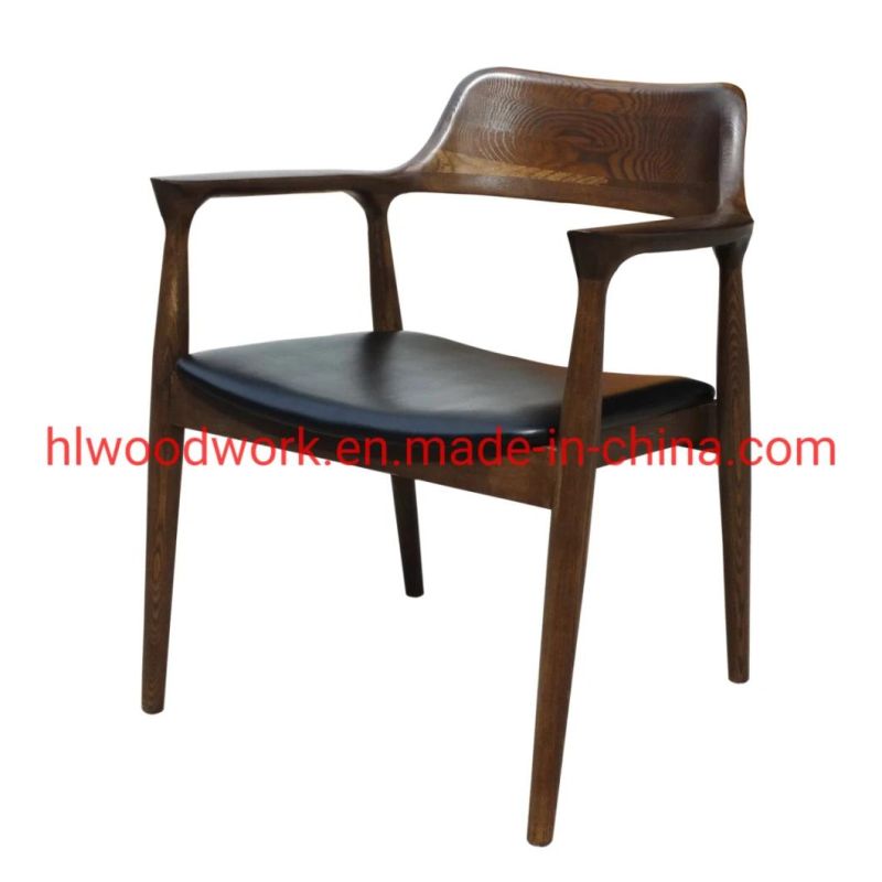 High Quality Hot Selling Modern Design Furniture Dining Chair Oak Wood Walnut Color Black PU Cushion Wooden Chair Furniture Resteraunt Furniture Dining Chair