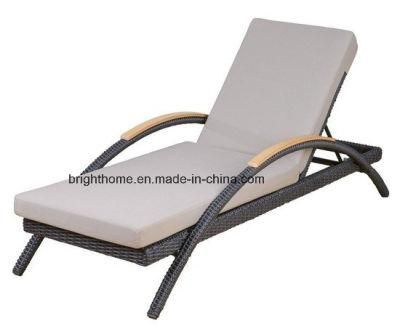 Resin Wicker Sun Lounger Outdoor Furniture Laybed / Lounge / Beach Chair (BM-5121A)