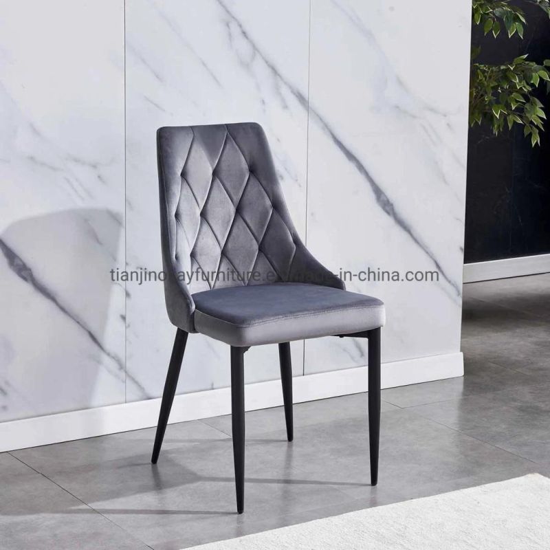 China Factory Wholesale New Design Modern Home Furniture Living Room European Metal Legs Dining Chair with Light Grey Velvet Fabric