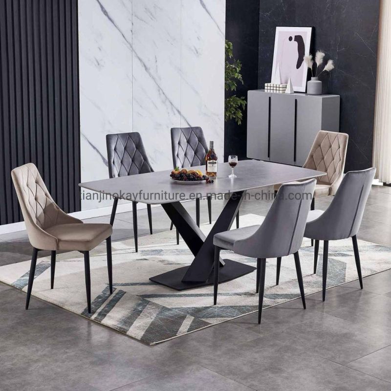 China Factory Wholesale New Design Modern Home Furniture Living Room European Metal Legs Dining Chair with White Velvet Fabric