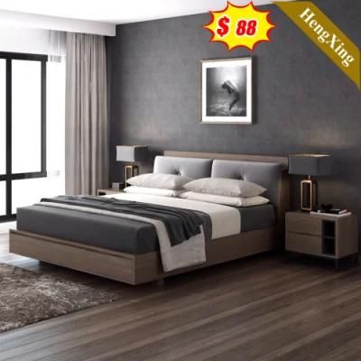 Luxury Hotel Furniture Bedroom Set Mattress Double King Size Bed with Big Headboard Wall