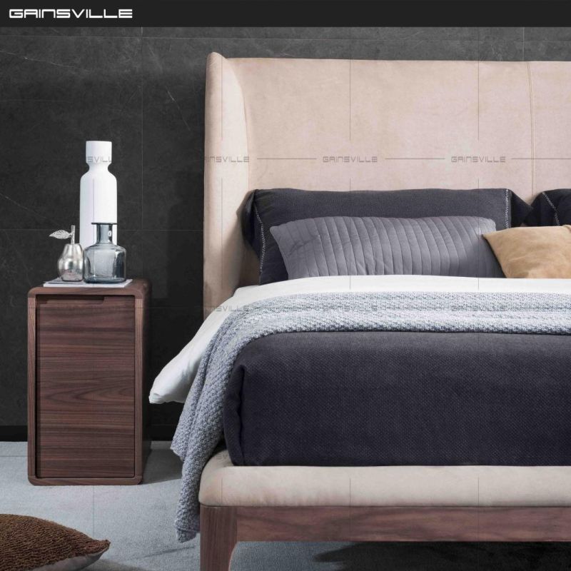 Modern Bedroom Furniture Beds Wall Bed King Bed with Beautiful Wooden Legs Gc1831