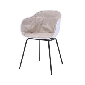 Simple Design Fabric PP with Balck Painted Legs Dining Chair