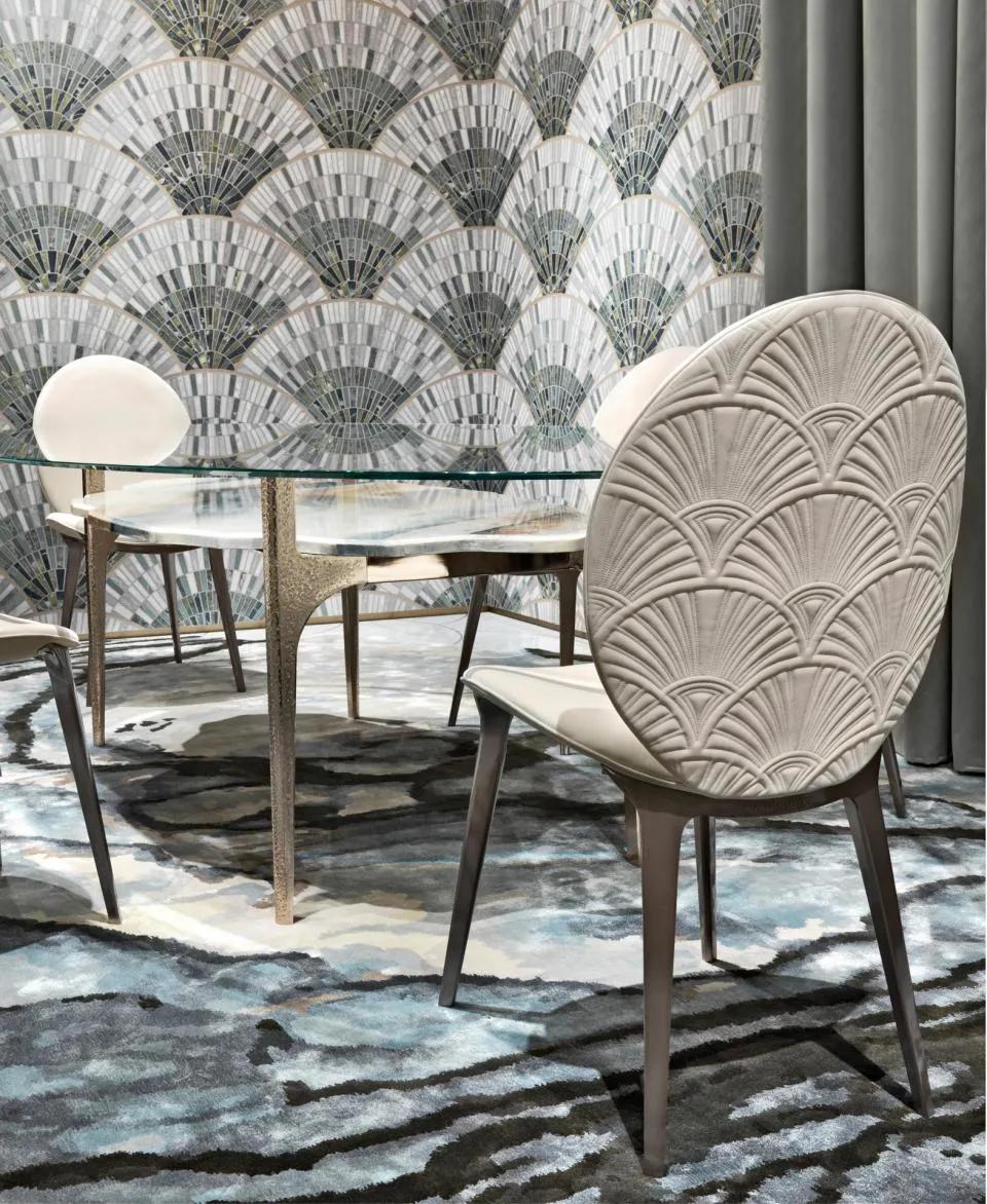 Modern Italian Style Villa Dining Room Furniture Clear Tempered Glass Gold Metal Base Round Dining Table and Restaurant Chair