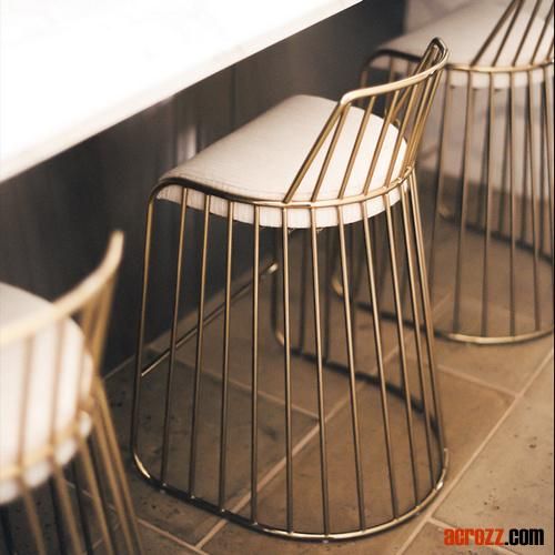 New Design Bride′ S Veil Chair Stool Bar Stool Gold Wire Frame Metal Electroplate Reception Fabric or PU Modern Party Bar Stools