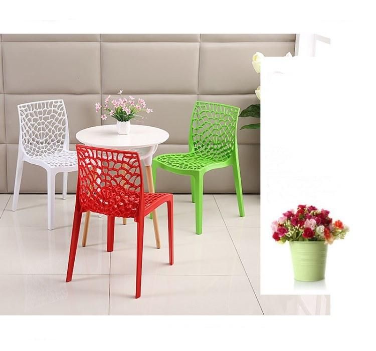 Italian Nordic Chair Restaurant Bistro Chair Dining Room Furniture PP Plastic Stacking Chair