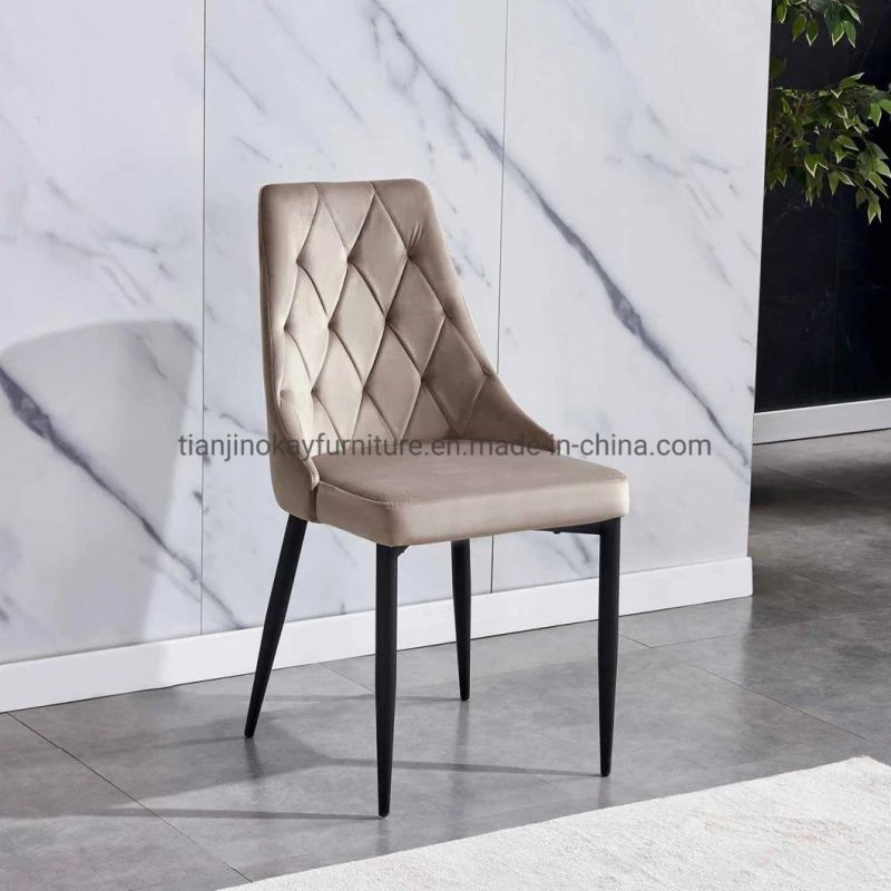 China Factory Wholesale New Design Modern Home Furniture Living Room European Metal Legs Dining Chair with Light Grey Velvet Fabric