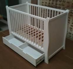 Modern Fashion Solid Wood Baby Crib