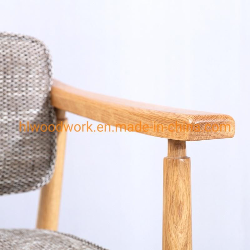 Wholesale Modern Design Hot Selling Dining Chair Rubber Wood Natural Color Fabric Cushion Brown Wooden Chair Furniture Resteraunt Armchair Dining Chair